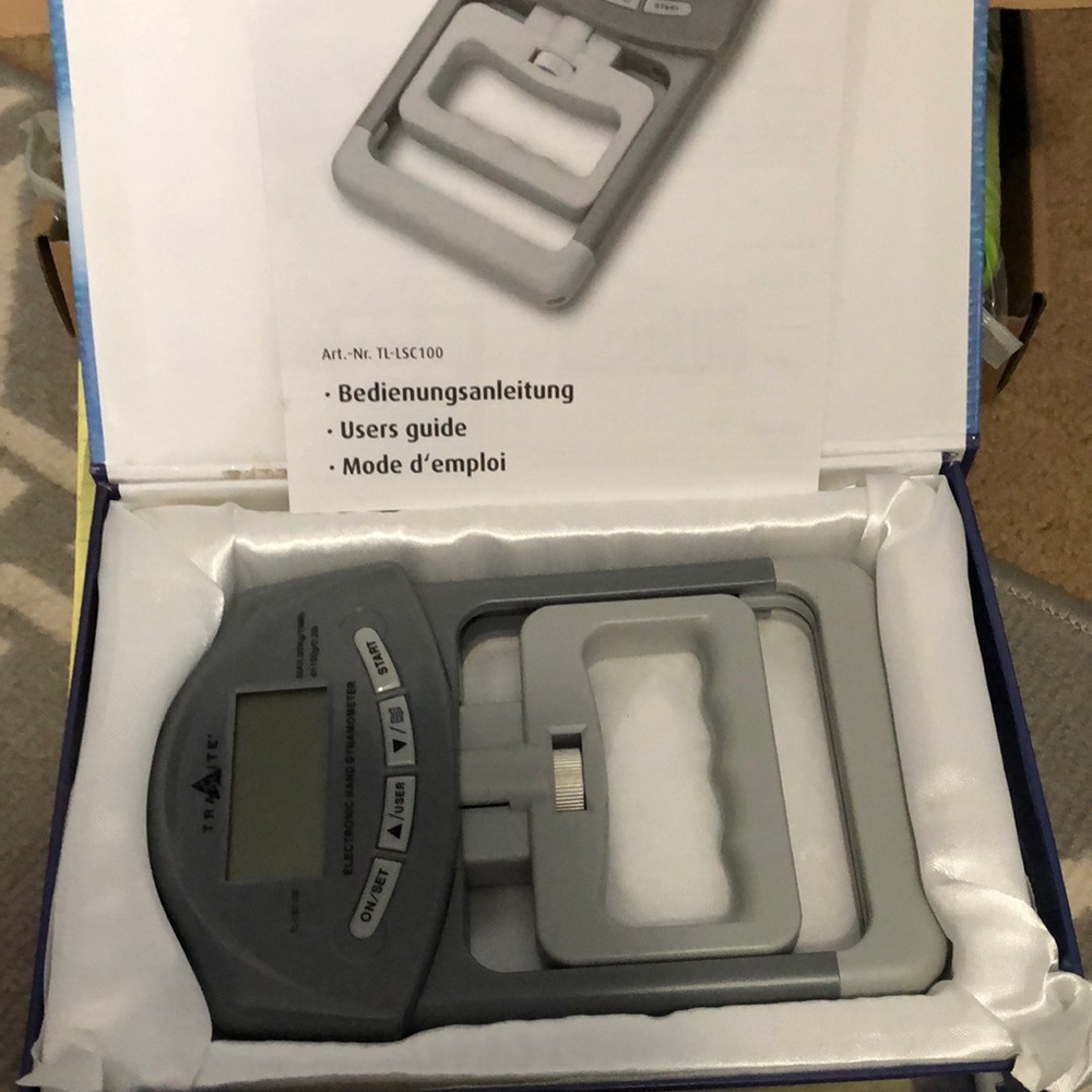 TraiLite electronic hand dynamometer max 198 pounds New in Box with Instructions